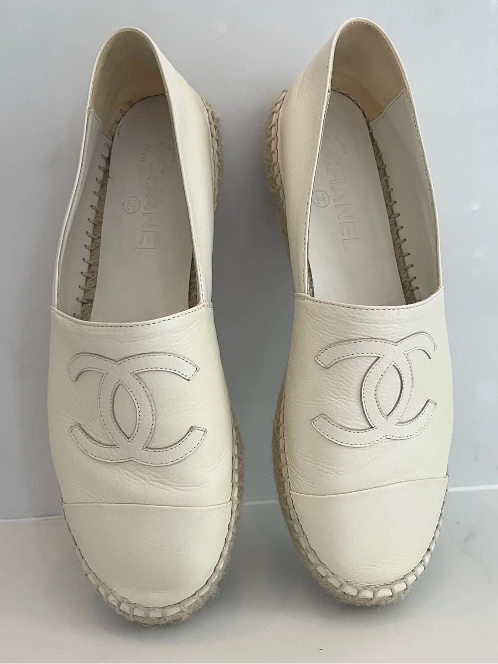 CHANEL Cream Lambskin Leather CC Espadrille Flats